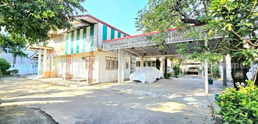 บ้านเดี่ยว 2 หลัง พื้นที่ 387 ตร.วา ซอย ติวานนท์ 46 ใกล้รถไฟฟ้าสายสีชมพู