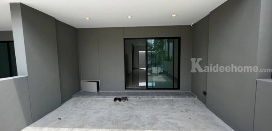 รหัสC7046 ให้เช่าทาวน์โฮม 3ชั้น โครงการPremium Place พรีเมี่ยมเพลส พหลโยธิน-รามอินทรา ถนนเทพรักษ์