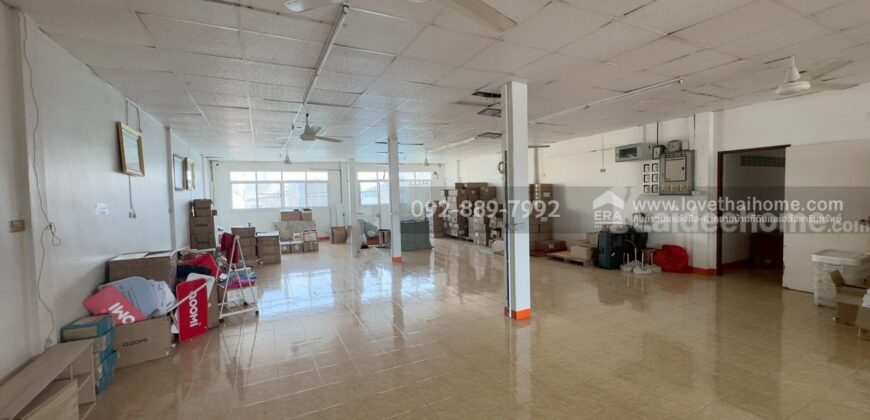 ขายตึกแถว 5 ชั้น หมู่บ้านอมรชัย2 ถนนพระราม2 ซอย34 มีทั้งหมด 4 คูหา พื้นที่ 80.4 ตรว. ราคาถูก ขายเพียง 16 ล้านบาท ใกล้เซ็นทรัล พระราม2