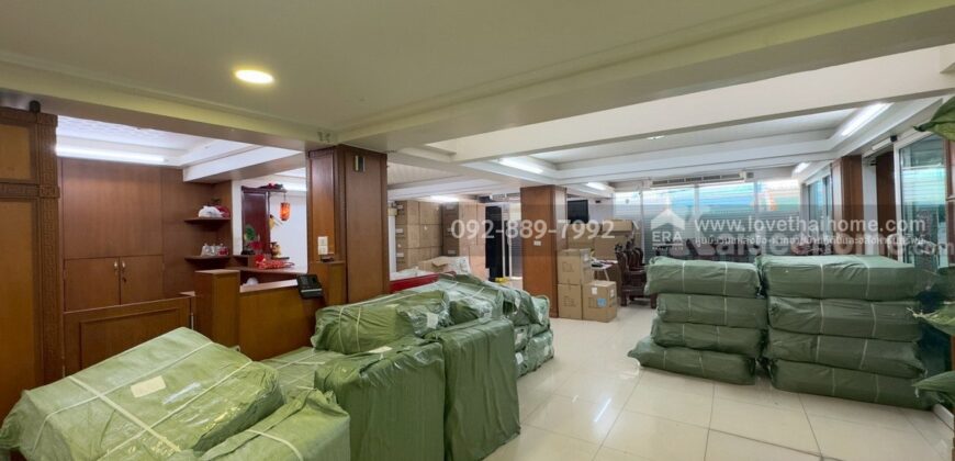 ขายตึกแถว 5 ชั้น หมู่บ้านอมรชัย2 ถนนพระราม2 ซอย34 มีทั้งหมด 4 คูหา พื้นที่ 80.4 ตรว. ราคาถูก ขายเพียง 16 ล้านบาท ใกล้เซ็นทรัล พระราม2