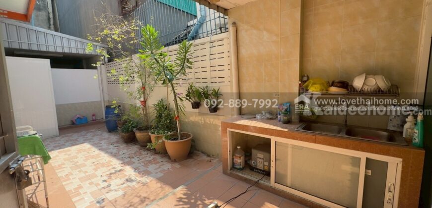 ขายตึกแถว 5 ชั้น หมู่บ้านอมรชัย2 ถนนพระราม2 ซอย34 มีทั้งหมด 4 คูหา พื้นที่ 80.4 ตรว. ราคาถูก ขายเพียง 16 ล้านบาท ใกล้เซ็นทรัล พระราม2