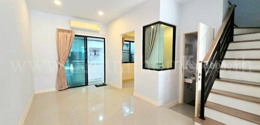 ทาวน์โฮม สิริ เพลส รังสิต เดินทางสะดวก ใกล้ทางด่วนบางพูน