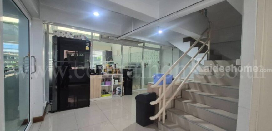 อาคารพาณิชย์ 5 ชั้น 2 คูหา การ์เด้นโฮม วิลเลจ – พหลโยธิน 60
