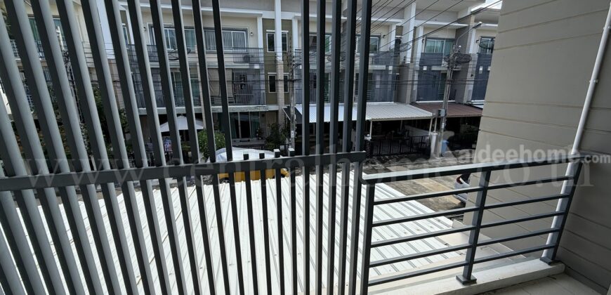 ทาวน์โฮม 3 ชั้น ทาวน์พลัส ประชาอุทิศ – ทุ่งครุ บ้านสวย พร้อมอยู่