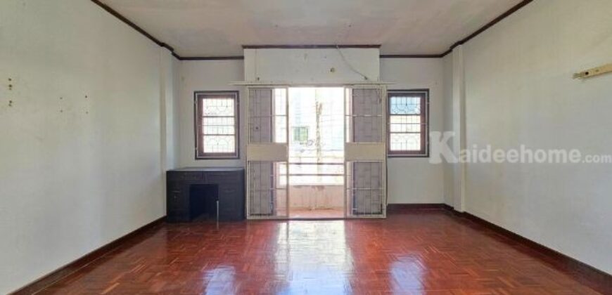 ขาย!! ทาวน์เฮ้าส์ 3 ชั้น ซื่อตรงการ์เด้น ถนนรัตนาธิเบศร์ ไทรม้า เมืองนนทบุรี (ขนาด 19 ตร.ว.) ติดถนนใหญ่และรถไฟฟ้า ทำเลดีๆแบบนี้ หาไม่ได้อีกแล้ว : Suetrong Garden