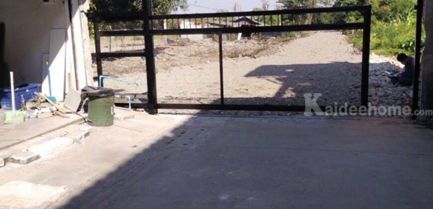 ขายที่ดิน ถนนพระราม2 ซอย28 แยก22 เขตจอมทอง กทม. พร้อมสิ่งปลูกสร้าง เป็นพื้นที่สีส้ม ขนาด 8 ไร่ 1 งาน 85 ตร.ว. โทร. 0814018666