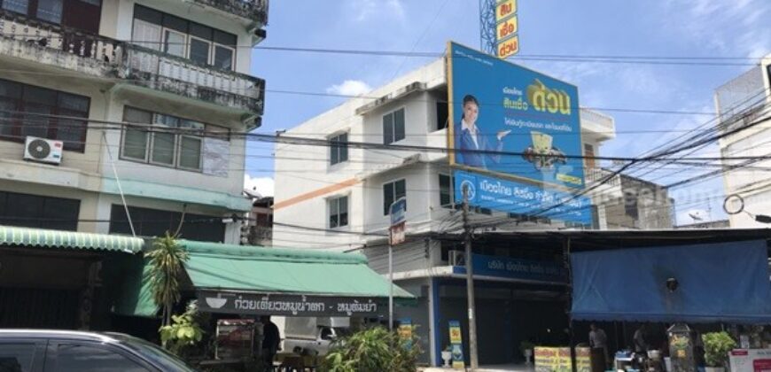 ขายที่ดิน ถนนพระราม2 ซอย28 แยก22 เขตจอมทอง กทม. พร้อมสิ่งปลูกสร้าง เป็นพื้นที่สีส้ม ขนาด 8 ไร่ 1 งาน 85 ตร.ว. โทร. 0814018666