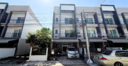 ขายทาวน์โฮม บ้านกลางเมือง สวนหลวง 3 ชั้น ขนาด 28.4 ตร.ว. หลังริม