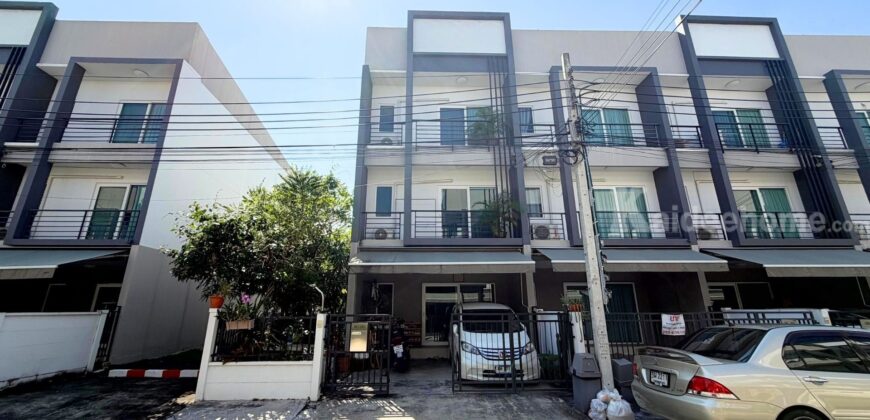 ขายทาวน์โฮม บ้านกลางเมือง สวนหลวง 3 ชั้น ขนาด 28.4 ตร.ว. หลังริม