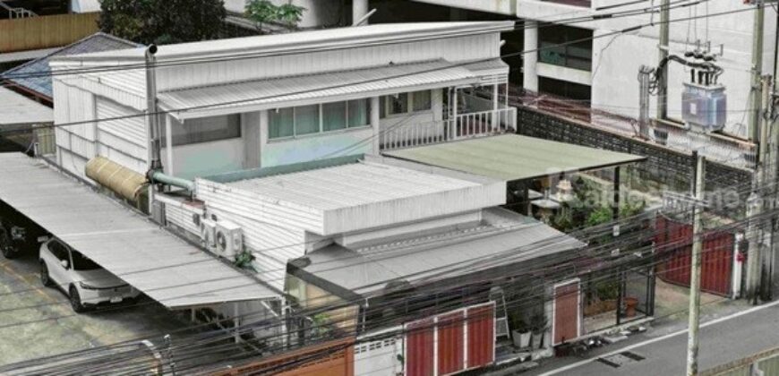 ขายบ้าน พร้อมร้านอาหาร 2 ชั้น เอกมัย-สุขุมวิท 42 ใกล้ BTS ทำเลหายาก ใจกลางเมือง โทร 089-0663888