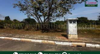 ที่ดินเปล่า ถมแล้ว 106.7 ตร.วา หมู่บ้าน การ์เด้นลากูน่า – ฉะเชิงเทรา ถนนเมน ติดทะเลสาบ