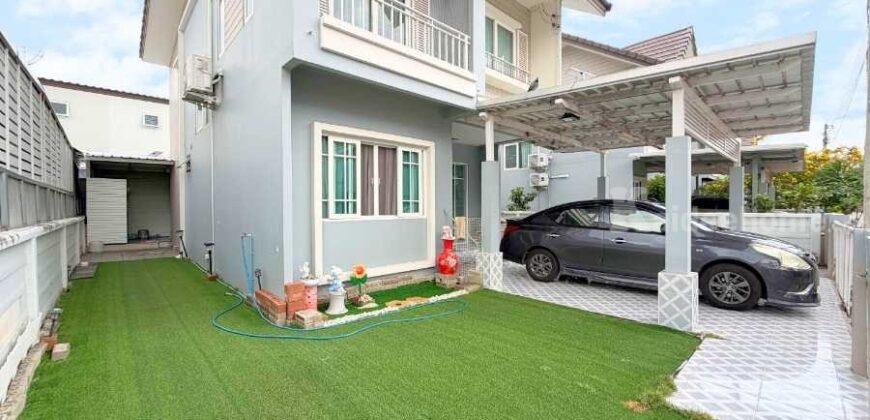 ขาย!! บ้านเดี่ยว เดอะ วิลเลจ คอทเทจ กาญจนาภิเษก-ราชพฤกษ์ (ขนาด 53 ตรว.) ไทรน้อย นนทบุรี ใกล้เซ็นทรัล เวสต์เกต และรถไฟฟ้าสายสีม่วง : The Village Cottage Kanjanapisek-Ratchapruek