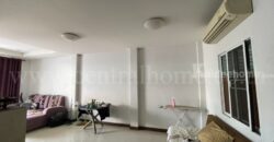 ทาวน์เฮ้าส์ บ้านเปี่ยมสุข รัตนาธิเบศร์ – วัดสวนแก้ว หน้าบ้านไม่ชนใคร