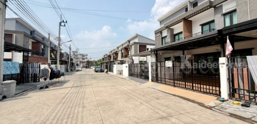 ทาวน์โฮม รัชชา กรีน กาญจนาภิเษก-กันตนา บ้านสวย ถูกที่สุดในโครงการ