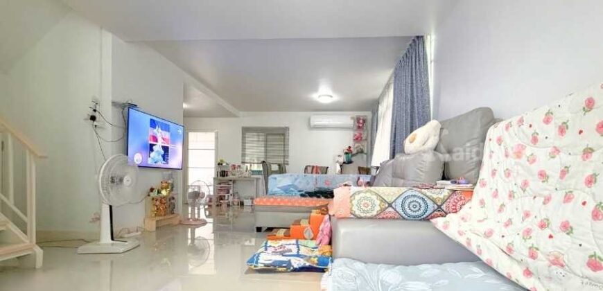 ขาย!! บ้านเดี่ยว เดอะ วิลเลจ คอทเทจ กาญจนาภิเษก-ราชพฤกษ์ (ขนาด 53 ตรว.) ไทรน้อย นนทบุรี ใกล้เซ็นทรัล เวสต์เกต และรถไฟฟ้าสายสีม่วง : The Village Cottage Kanjanapisek-Ratchapruek