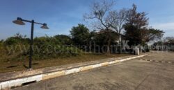 ที่ดินเปล่า ถมแล้ว 106.7 ตร.วา หมู่บ้าน การ์เด้นลากูน่า – ฉะเชิงเทรา ถนนเมน ติดทะเลสาบ