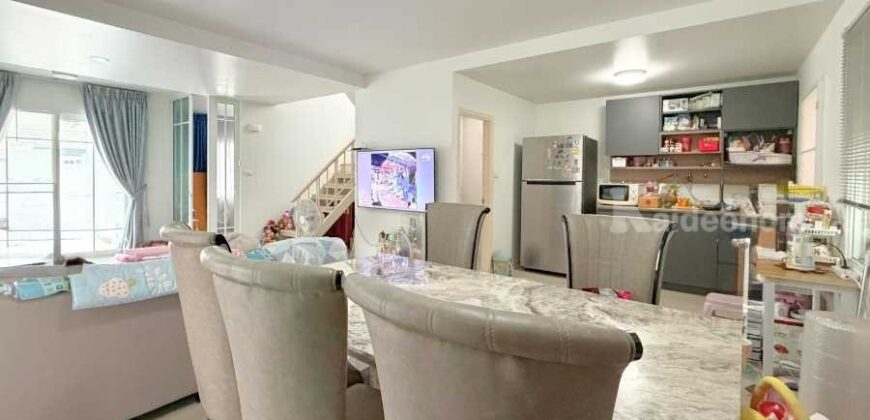 ขาย!! บ้านเดี่ยว เดอะ วิลเลจ คอทเทจ กาญจนาภิเษก-ราชพฤกษ์ (ขนาด 53 ตรว.) ไทรน้อย นนทบุรี ใกล้เซ็นทรัล เวสต์เกต และรถไฟฟ้าสายสีม่วง : The Village Cottage Kanjanapisek-Ratchapruek