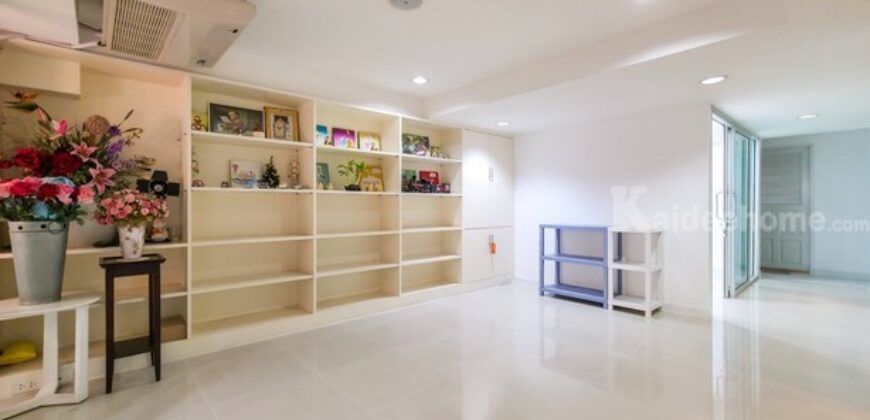 รหัสC7053 ให้เช่าพื้นที่อาคารพาณิชย์ชั้น1-2 ย่านถนนพะราม4 มีที่จอดรถ 4คัน ใกล้ BTS พระโขนง