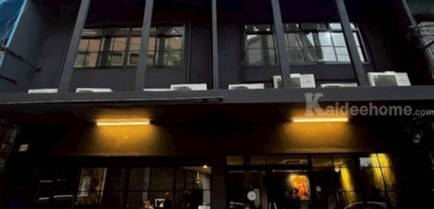 รหัสC7057 ให้เช่าอาคารพาณิชย์ 3ชั้น 2คูหา ใกล้ MRT พหลโยธิน เดินถึง BTS ห้าแยกลาดพร้าว เหมาะกับหลายธุรกิจ