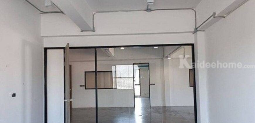 รหัสC7060 ให้เช่าอาคารพาณิชย์ 3ชั้น 5คูหา พร้อมห้องพัก 12 ห้อง ถนนนวมินทร์ ใกล้ถนนเสรีไทย ใกล้เดอะมอลล์บางกะปิ