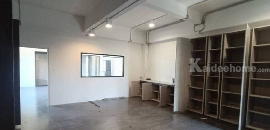 รหัสC7060 ให้เช่าอาคารพาณิชย์ 3ชั้น 5คูหา พร้อมห้องพัก 12 ห้อง ถนนนวมินทร์ ใกล้ถนนเสรีไทย ใกล้เดอะมอลล์บางกะปิ