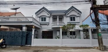 รหัสC7063 ให้เช่าบ้านเดี่ยว 2ชั้น รีโนเวทใหม่ พร้อมเข้าอยู่ ย่านซอยวชิรธรรมสาธิต สุขุมวิท 101/1 บางจาก