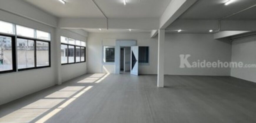 รหัสC7064 ให้เช่าอาคารสำนักงาน 3ชั้น เนื้อที่เกือบ 1ไร่ พร้อมที่พักอาศัย ย่านถนนจันทร์ ใกล้สาทร สีลม เจริญกรุง