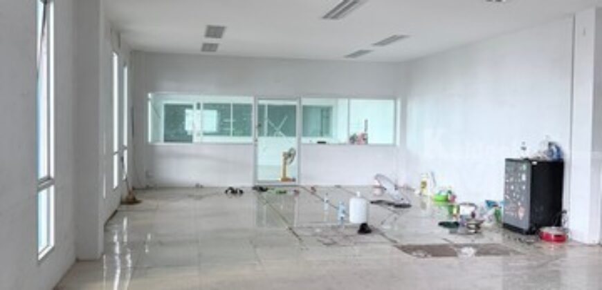 รหัสC7068 ให้เช่าโรงงานพื้นที่ 2,000 ตรม. พื้นที่สีม่วงลาย ขอใบ รง.4 ได้ ย่านลาดหวาย บางเพรียง บางบ่อ สมุทรปราการ