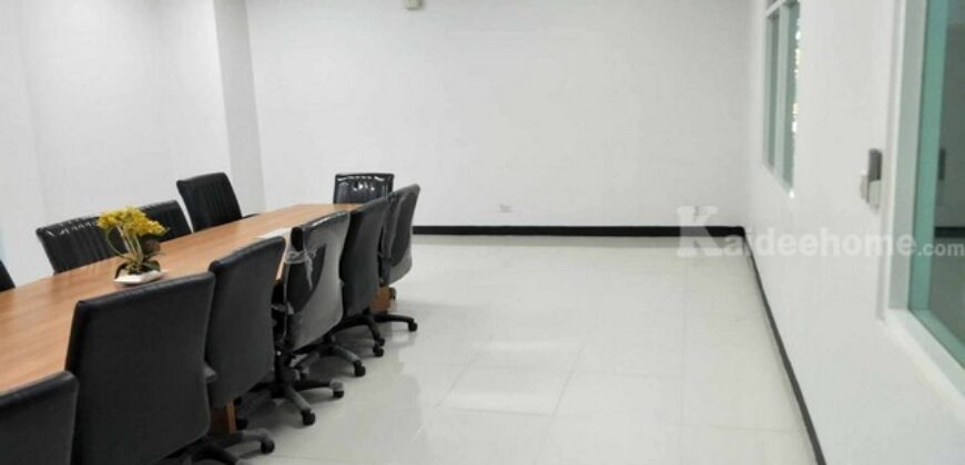 รหัสC7069 ให้เช่าอาคารสำนักงาน 3ชั้นขนาดใหญ่ ที่จอดรถ 65 คัน ย่านถนนเสรีไทย ใกล้เดอะมอลล์บางกะปิ