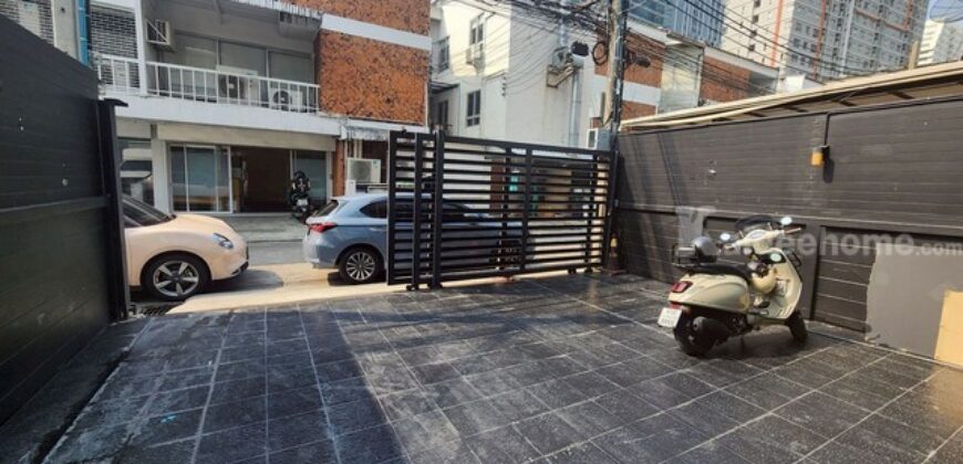 รหัสC7072 ให้เช่าทาวน์โฮม 3ชั้น ทำเลใจกลางเมืองย่านสุขุมวิท26 ใกล้ BTS เหมาะทำโฮมออฟฟิศ