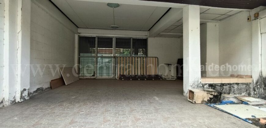 ทาวน์โฮม 3 ชั้น ซอย ติวานนท์ 40 ใกล้ MRT สนามบินน้ำ