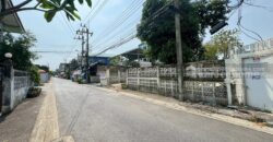 ขายที่ดิน ประชาอุทิศ90 แยก1-5 ซอยชุมชนคลองเก้าห้อง พื้นที่ 53.5 ตรว. ติดถนน 2 ด้าน แปลงมุม ขายเพียง 2.5 ล้านบาทเท่านั้น ใกล้ตลาดประชาอุทิศ90