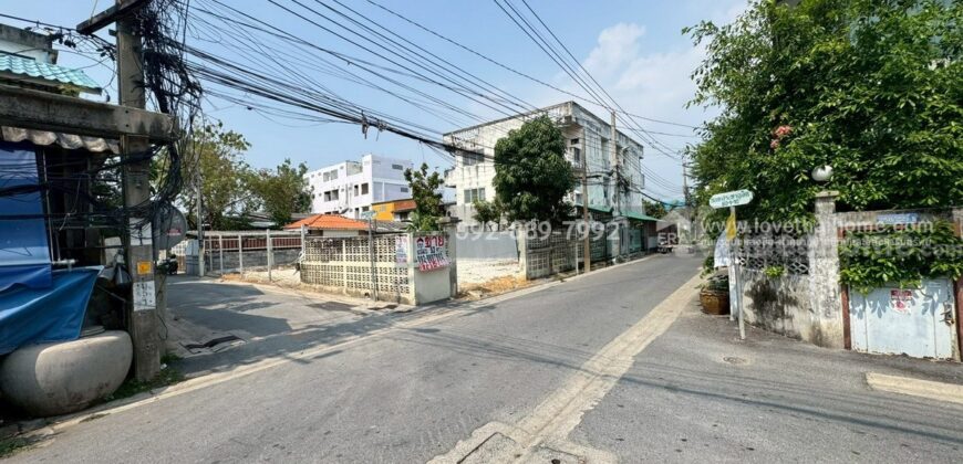 ขายที่ดิน ประชาอุทิศ90 แยก1-5 ซอยชุมชนคลองเก้าห้อง พื้นที่ 53.5 ตรว. ติดถนน 2 ด้าน แปลงมุม ขายเพียง 2.5 ล้านบาทเท่านั้น ใกล้ตลาดประชาอุทิศ90