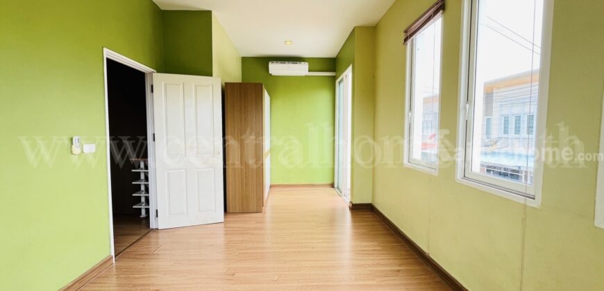 ทาวน์โฮม โกลเด้น ทาวน์ พระราม 2 หลังริม