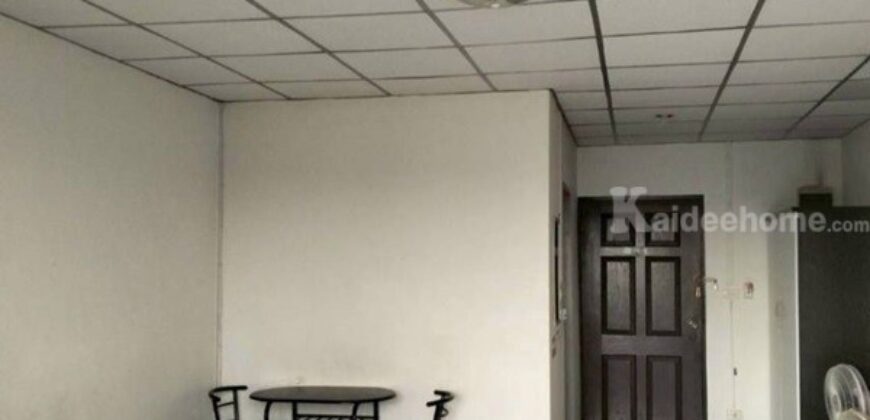 ขายด่วน คอนโด กรีนเพลส รอยัล พาร์ค ทำเลหน้าโรงเรียน ขนาด 31 ตรม.ชั้น 4 ห้องเย็นอยู่สบาย โทร 099-1961001