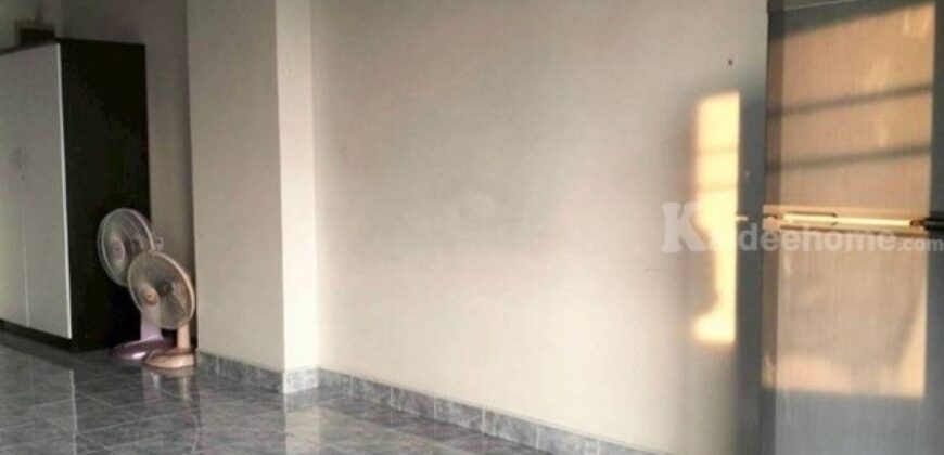 ขายด่วน คอนโด กรีนเพลส รอยัล พาร์ค ทำเลหน้าโรงเรียน ขนาด 31 ตรม.ชั้น 4 ห้องเย็นอยู่สบาย โทร 099-1961001