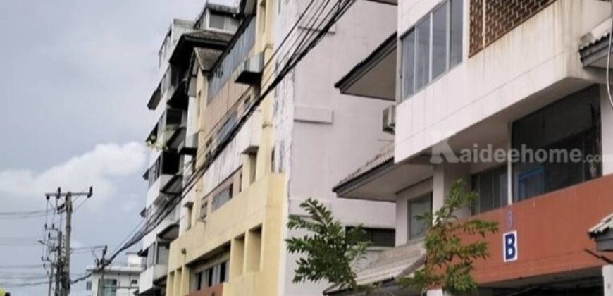 ขายด่วน คอนโด กรีนเพลส รอยัล พาร์ค ทำเลหน้าโรงเรียน ขนาด 31 ตรม.ชั้น 4 ห้องเย็นอยู่สบาย โทร 099-1961001