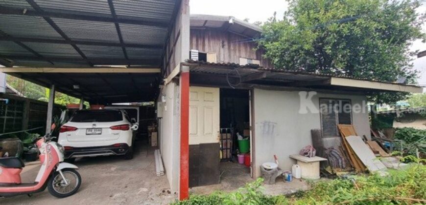 ขายที่ดินราคาถูก พร้อมบ้าน 2 ชั้น 101 ตร.ว. เมืองร้อยเอ็ด ทำเลดีเข้าออกสะดวก ใกล้แหล่งชุมชน และสถานที่สำคัญ โทร 063-2825635