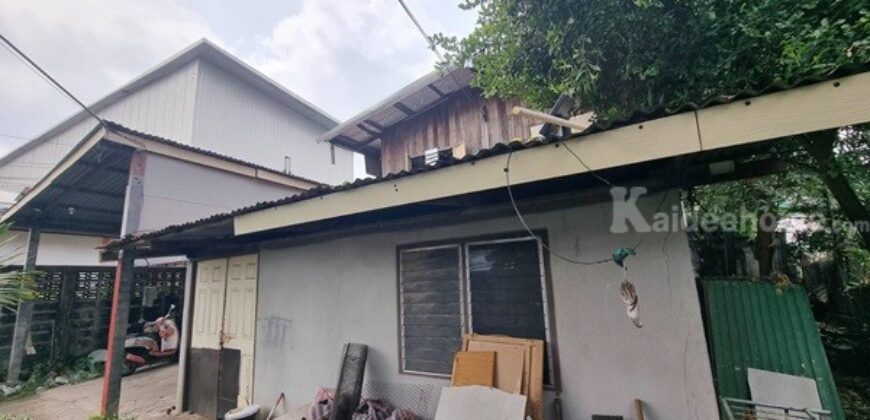 ขายที่ดินราคาถูก พร้อมบ้าน 2 ชั้น 101 ตร.ว. เมืองร้อยเอ็ด ทำเลดีเข้าออกสะดวก ใกล้แหล่งชุมชน และสถานที่สำคัญ โทร 063-2825635