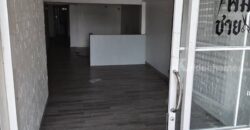 ขายอาคารพาณิชย์ ปากซอยประชาอุทิศ 127 ใกล้บิ๊กซี ติดถนนใหญ่ ทำเลศักยภาพสูง โทร 063-365-9464