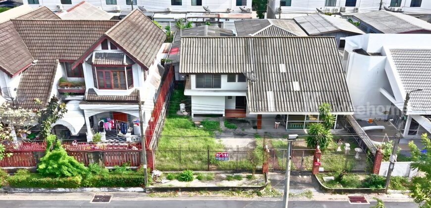 ขายบ้านเดี่ยว อมรพันธ์ สวนสยาม หลังเดียวที่ขายที่มีเนื้อที่ 64 ตร.ว. เยื้องสโมสรหมู่บ้าน