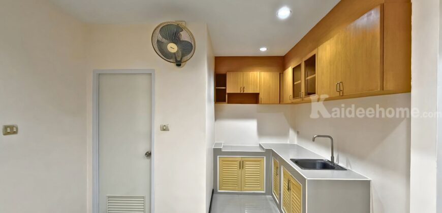 ขายทาวน์เฮ้าส์ สินทวี เทียนทะเล รีโนเวทใหม่ 24 ตารางวา ราคาถูกที่สุด