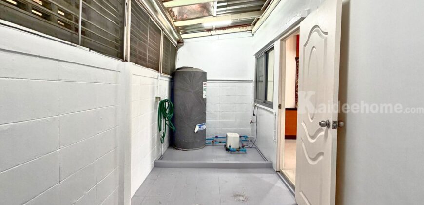 ขายทาวน์เฮ้าส์ สินทวี เทียนทะเล รีโนเวทใหม่ 24 ตารางวา ราคาถูกที่สุด