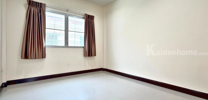 ขายทาวน์เฮ้าส์ สินทวี เทียนทะเล รีโนเวทใหม่ 24 ตารางวา ราคาถูกที่สุด