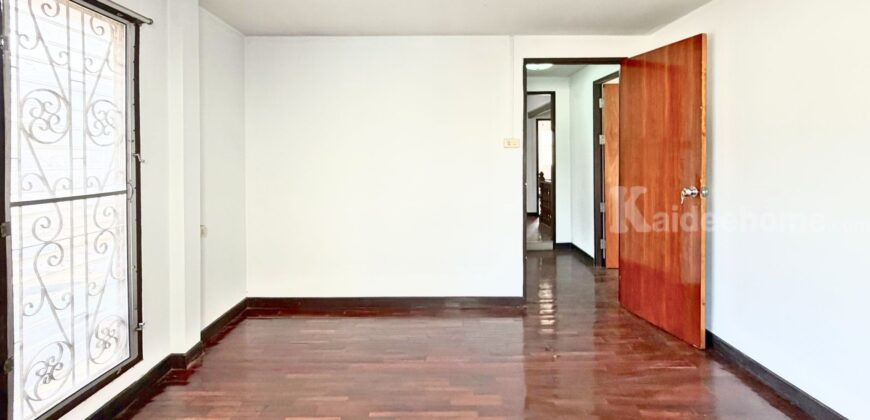 ขายบ้านเดี่ยว อมรพันธ์ สวนสยาม หลังเดียวที่ขายที่มีเนื้อที่ 64 ตร.ว. เยื้องสโมสรหมู่บ้าน
