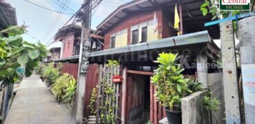 บ้านเดี่ยว 2 หลัง พร้อมห้องเช่า 82 ตร.วา สำโรงกลาง สมุทรปราการ ราคาถูก