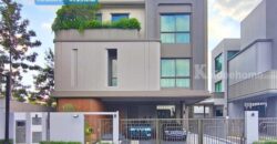 ขาย/ให้เช่า บ้านเดี่ยว 3 ชั้น แกรนด์ บางกอก บูเลอวาร์ด ดอนเมือง-แจ้งวัฒนะ (ขนาด 76 ตร.ว.) ระดับ Luxury เป็นบ้านตัวอย่างตกแต่งพร้อมเข้าอยู่ ติดถนนศรีสมาน ใกล้ทางด่วนอุดรรัถยา ปากเกร็ด นนทบุรี : Grand Bangkok Boulevard Donmueang-Chaengwattana