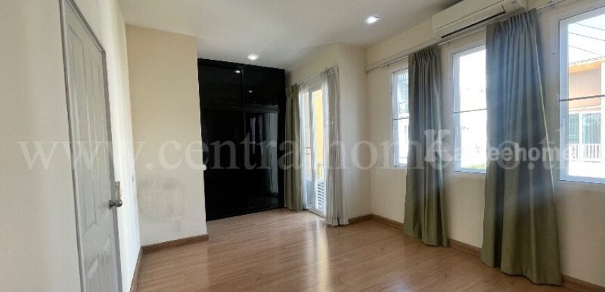 ทาวน์เฮ้าส์ โกลเด้น ทาวน์ ปิ่นเกล้า – จรัญสนิทวงศ์ หลังริม พร้อมเข้าอยู่