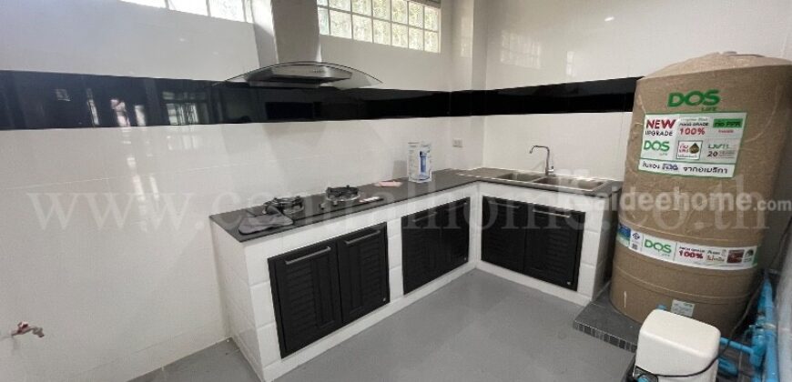 ทาวน์เฮ้าส์ 3 ชั้น เดอะบริติช กัลปพฤกษ์ พร้อมอยู่ ราคาถูก