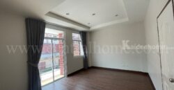 ทาวน์เฮ้าส์ 3 ชั้น เดอะบริติช กัลปพฤกษ์ พร้อมอยู่ ราคาถูก